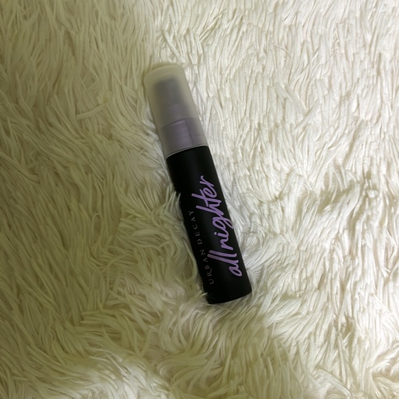 Urban Decay Mini All Nighter Makeup Setting Spray - Picture 2 of 2